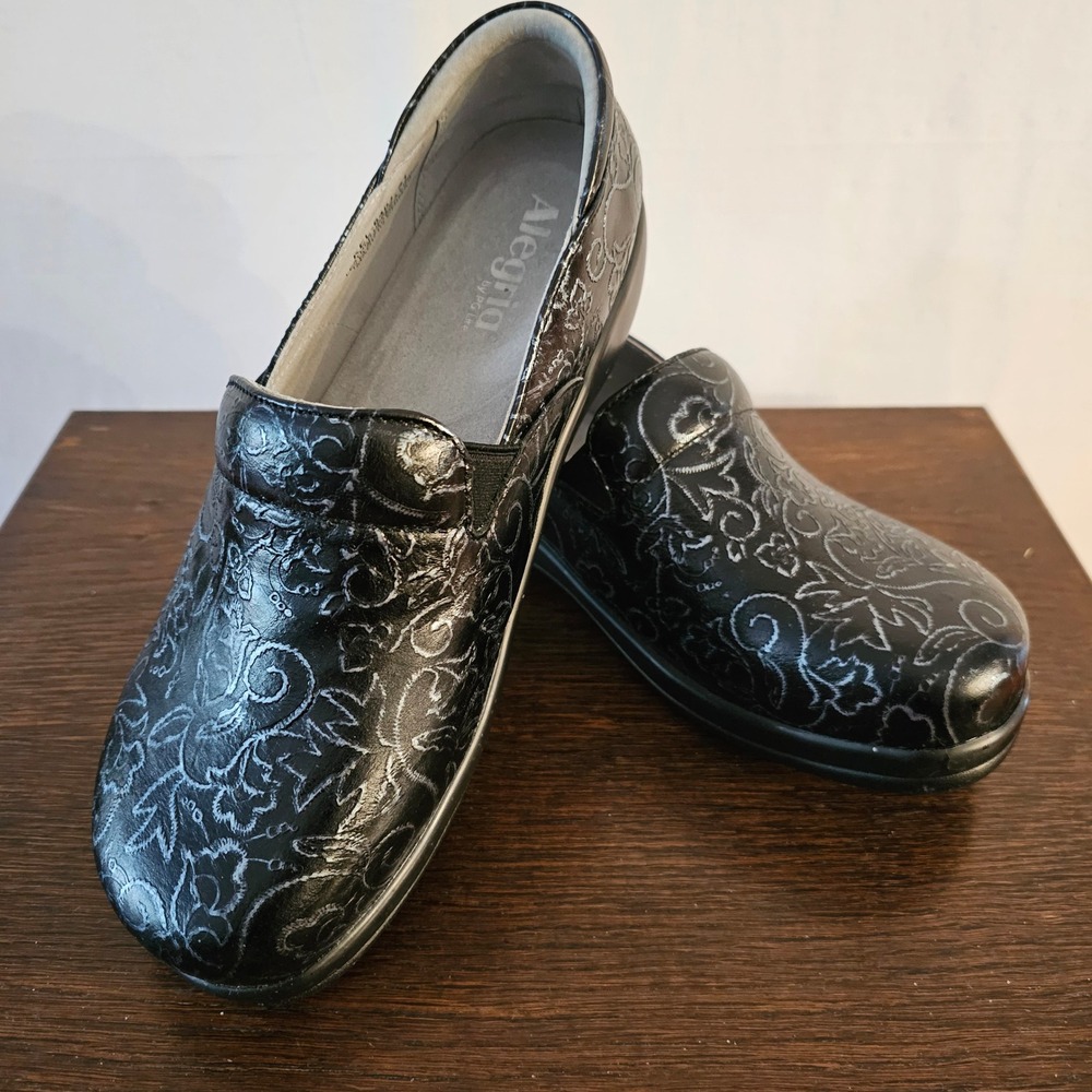 Alegria Keli Black Embossed Floral Leather Slip Resistant Clogs Shoes EU 41 - Picture 3 of 10